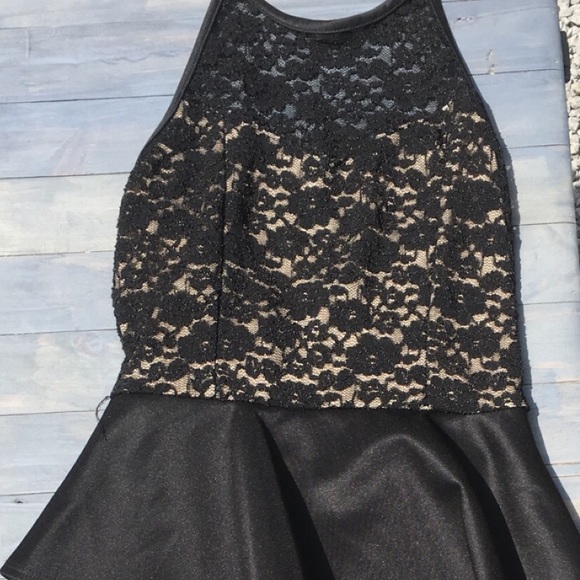 Dress - Picture 3 of 5